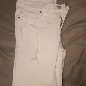 Aēropostale white ripped jeans